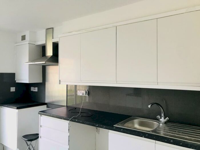 3 Bedroom House To Rent In Bewbush, RH11