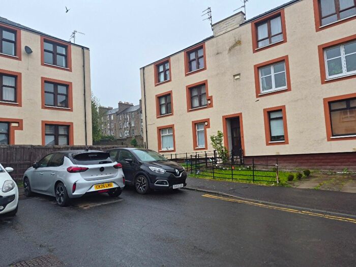 2 Bedroom Flat To Rent In Marryat Terrace, Coldside, Dundee, DD3