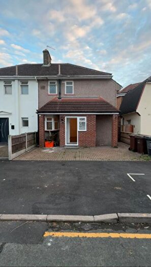 3 Bedroom Semi Detached House To Rent In Gainsborough Road, Dagenham, London, RM8