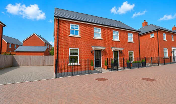 2 Bedroom Semi-Detached House For Sale In Osprey Gardens, Whitfield, CT16