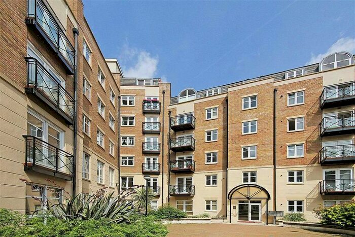 2 Bedroom Flat To Rent In Swan Street, London, SE1