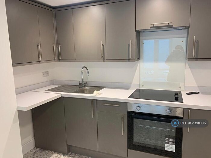 2 Bedroom Flat To Rent In Marine Square, Brighton, BN2