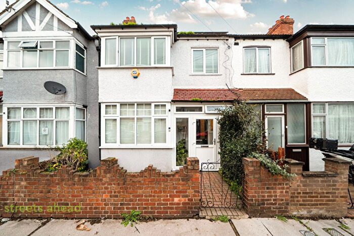 3 Bedroom Terraced House For Sale In Cecil Road, Croydon, CR0
