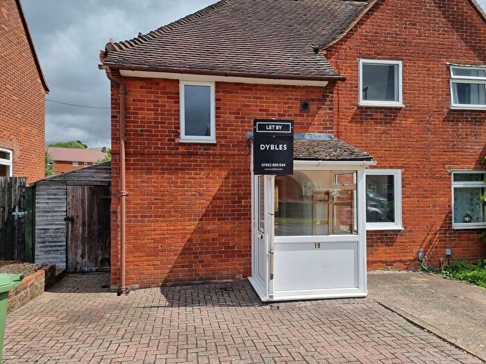 4 Bedroom Semi-Detached House To Rent In Kings Avenue, Winchester, SO22