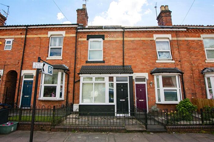 2 Bedroom House To Rent In Katie Road, Birmingham, West Midlands, B29