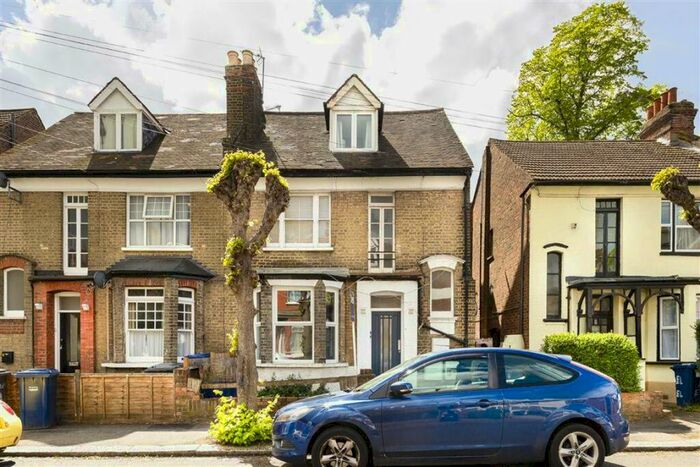 1 Bedroom Flat To Rent In Elm Grove, Cricklewood, NW2