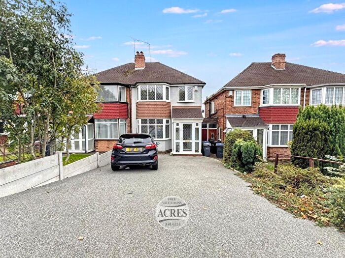 3 Bedroom Semi-Detached House For Sale In College Road, Oscott, Birmingham, B44