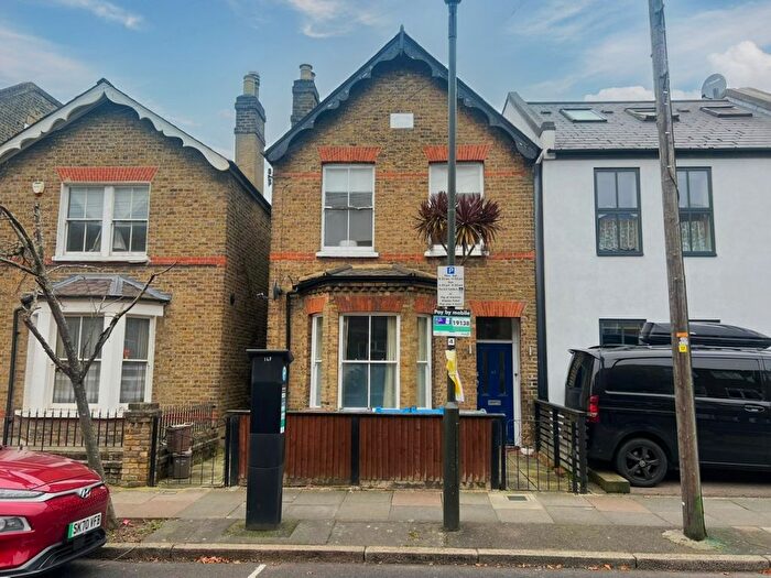 1 Bedroom Flat To Rent In Russell Road, Wimbledon, SW19