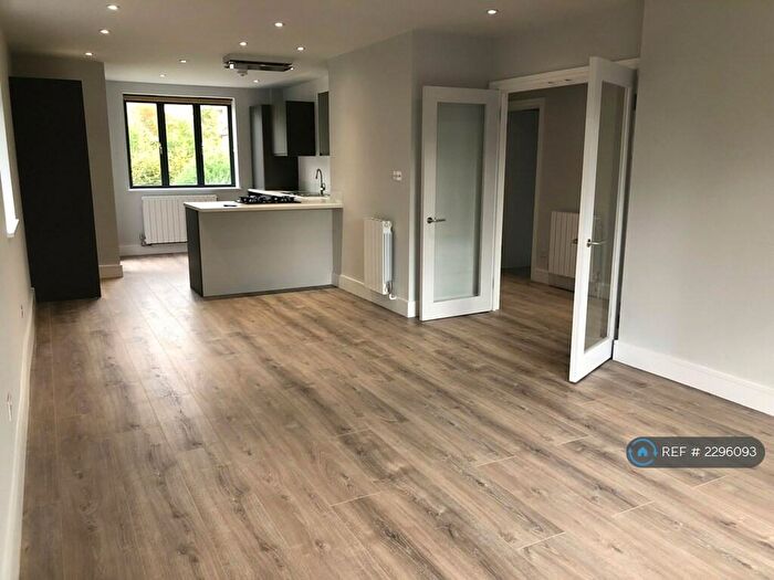 2 Bedroom Flat To Rent In Croham Road, South Croydon, CR2