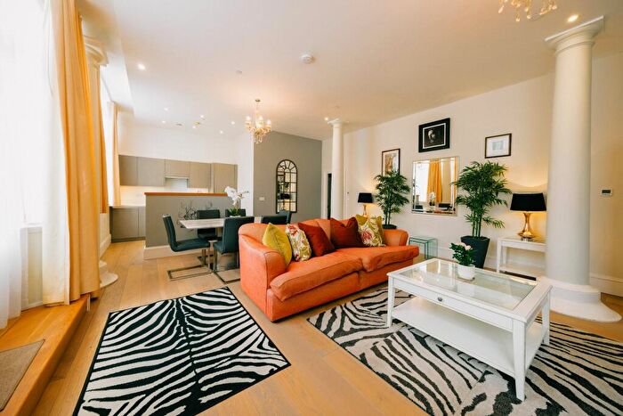 2 Bedroom Apartment For Sale In The General, Bristol, BS1