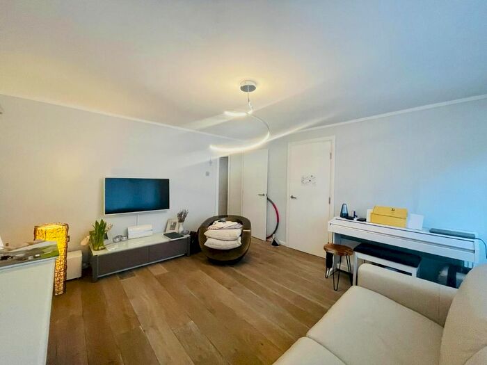 1 Bedroom Flat To Rent In Cheyne Path, London, W7