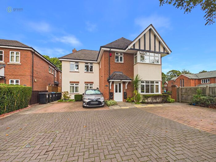 2 Bedroom Flat For Sale In Brookfield House, South Parade, Sutton Coldfield, B72