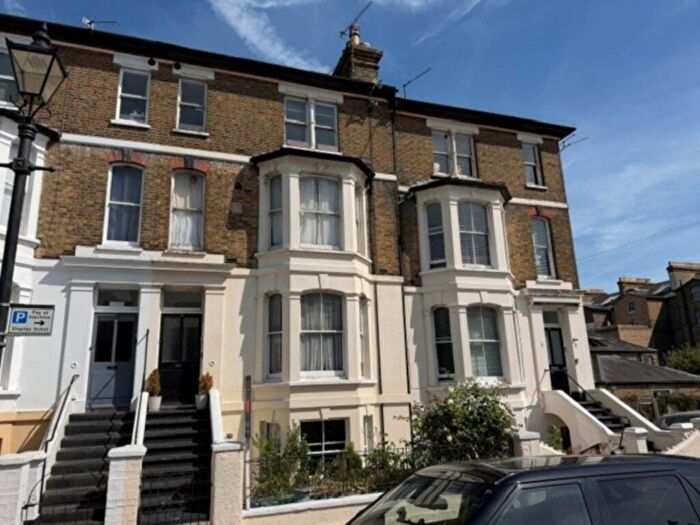 1 Bedroom Flat To Rent In Devereux Road, Southend On Sea, SS1