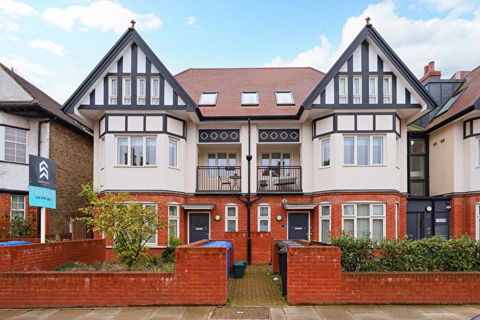 2 Bedroom Flat For Sale In Shakespeare Road, Hanwell, W7