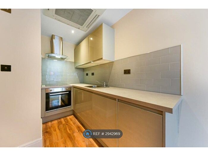 2 Bedroom Flat To Rent In Mitcham Lane, London, SW16