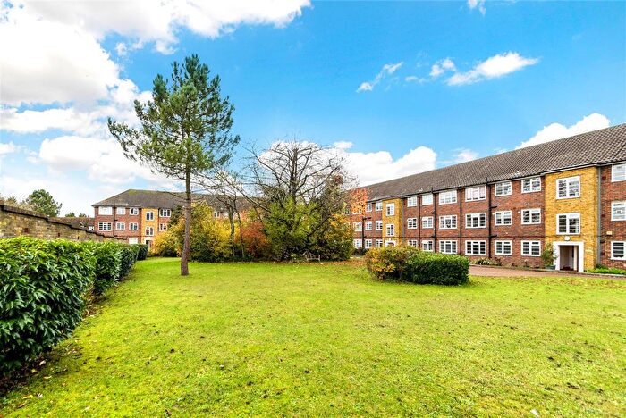 2 Bedroom Flat To Rent In Lancaster Court, Banstead, SM7