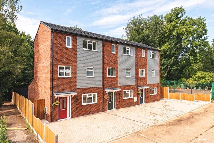 3 Bedroom House For Sale In Spring Drive, Stevenage, Hertfordshire, SG2