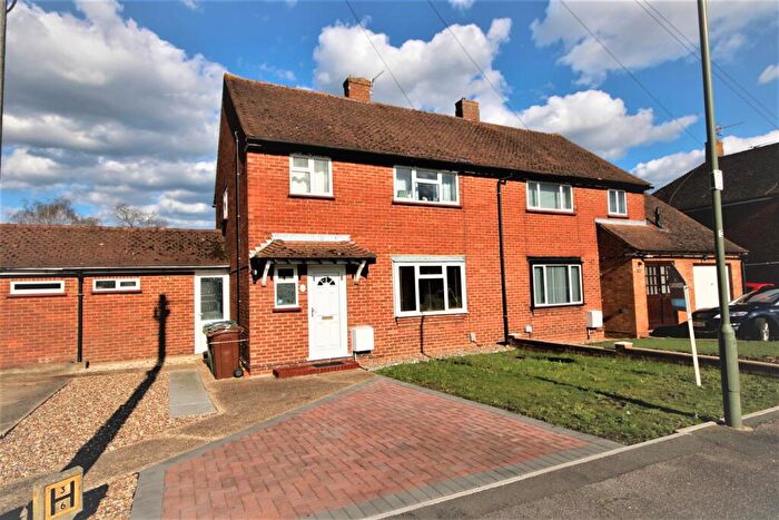 4 Bedroom House To Rent In Maple Grove, Guildford, GU1