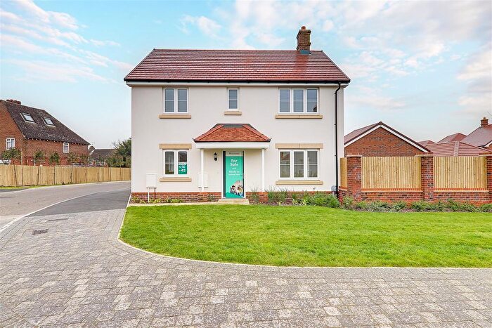 3 Bedroom Detached House For Sale In West Street, Sompting, BN15