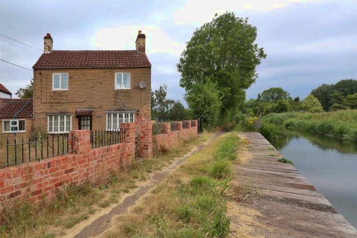 2 Bedroom Detached House For Sale In Church Lane, Hayton, Retford, DN22