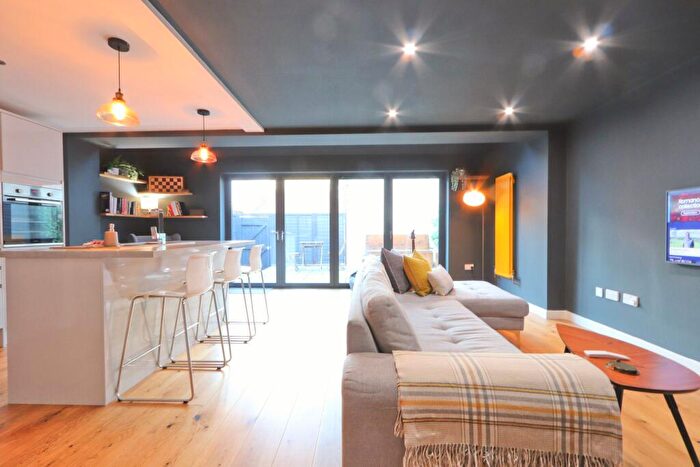 2 Bedroom Flat To Rent In Charles Place, Bristol, BS8