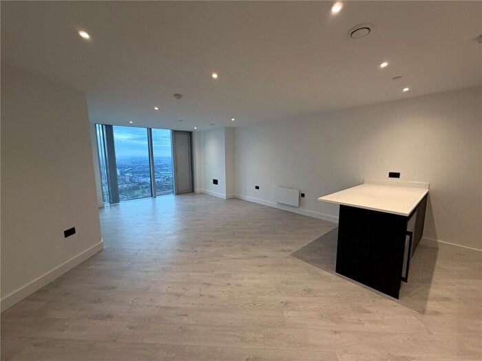 3 Bedroom Apartment For Sale In Vista River Gardens, Trinity Island, Trinity Way, Manchester, M3