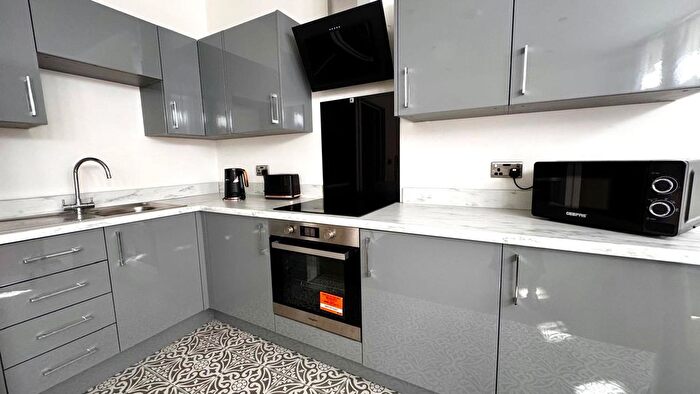 1 Bedroom Flat To Rent In Russel Square, Madeley, Telford, Shropshire, TF7