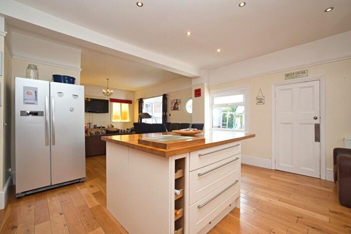 4 Bedroom Detached House For Sale In Percy Avenue, Broadstairs, Kent, CT10