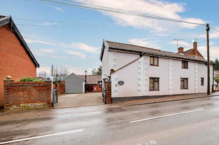 3 Bedroom Detached House For Sale In Holt Road, Horsford, NR10