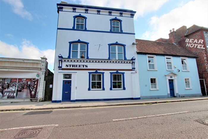 2 Bedroom Flat For Sale In East Street, Havant, PO9