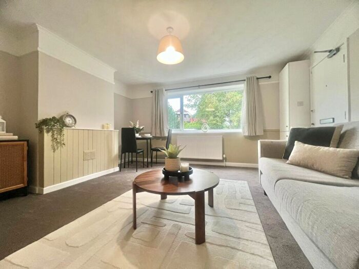 1 Bedroom Flat To Rent In Thornhill Park Road, Southampton, Hampshire, SO18