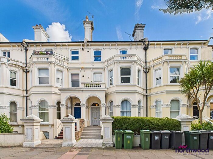 2 Bedroom Flat To Rent In The Avenue, Eastbourne, BN21