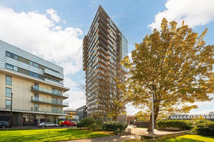 2 Bedroom Flat To Rent In Spencer Way, Shadwell, E1