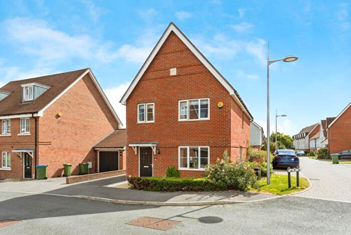 4 Bedroom Detached House For Sale In Tributary Lane, Faygate, Horsham, West Sussex, RH12