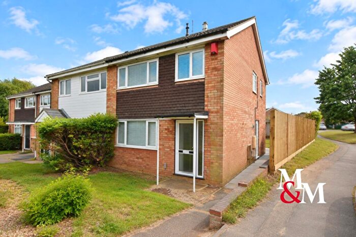 3 Bedroom Semi-Detached House To Rent In Willow Bank Walk, LU7