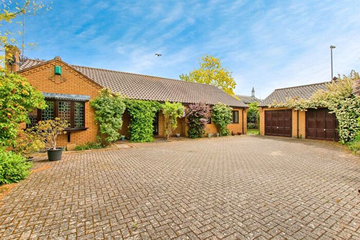 3 Bedroom Detached Bungalow For Sale In Barton Road, Wisbech, PE13
