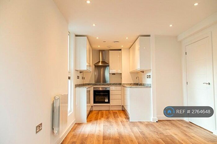 1 Bedroom Flat To Rent In Winnall Manor Road, Winchester, SO23