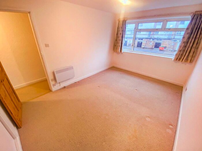 2 Bedroom Flat To Rent In Denis Close, Leicester, LE3