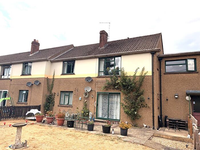 2 Bedroom Flat For Sale In Westcroft, Chippenham, SN14