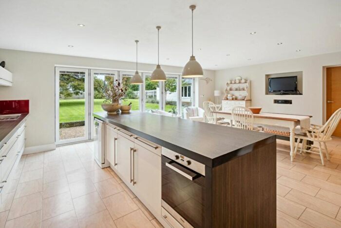 6 Bedroom Detached House For Sale In Lower Road, Stoke Mandeville, HP22