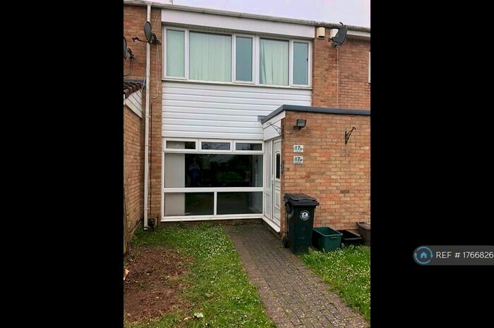 2 Bedroom Flat To Rent In Cardill Close, Bristol, BS13