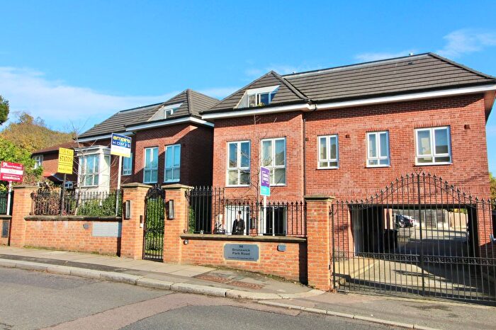 1 Bedroom Flat To Rent In Lipton Court, Brunswick Park Road, London, N11