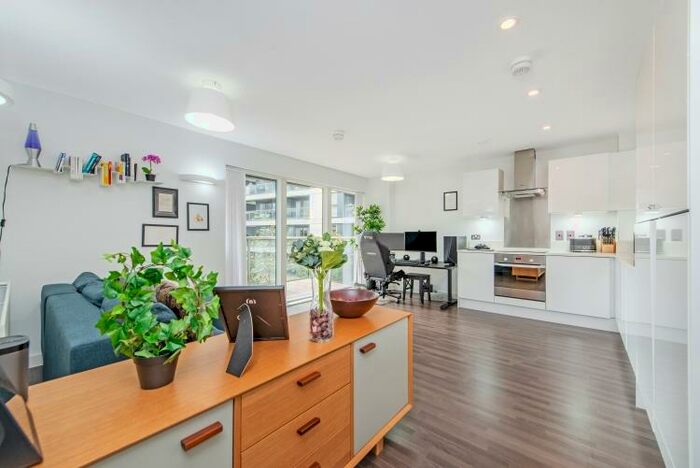 1 Bedroom Flat To Rent In Pear Tree Street London, EC1V