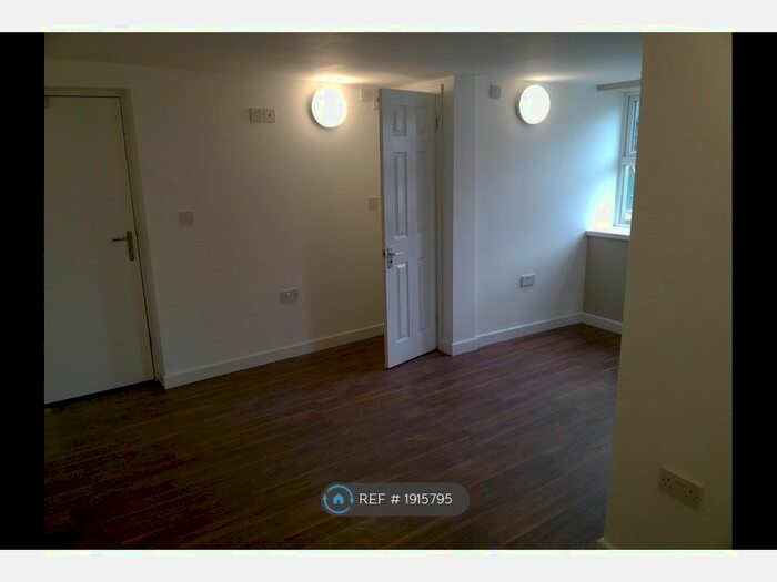 Studio To Rent In Wilkinson Fold, Wyke, Bradford, BD12