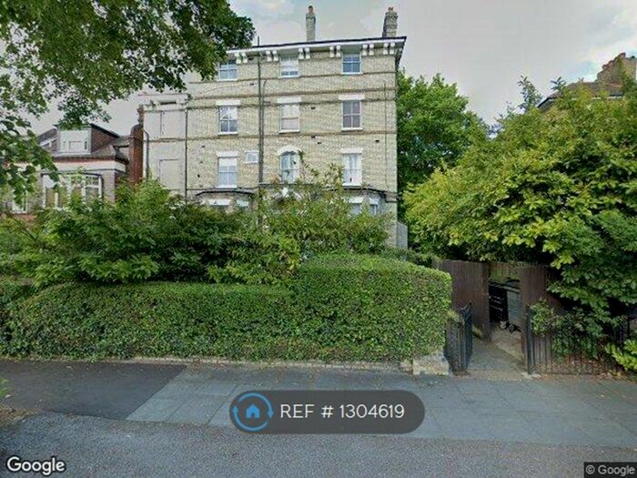 2 Bedroom Flat To Rent In Hever House, Surbiton, KT5