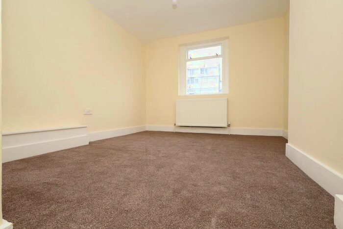 3 Bedroom Flat To Rent In Heybourne Road, London, N17