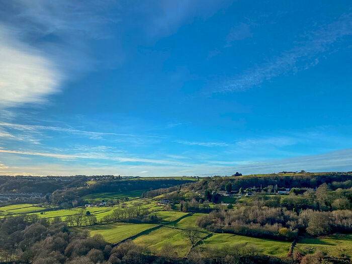 2 Bedroom Apartment To Rent In Wheatley Court, Halifax, HX2