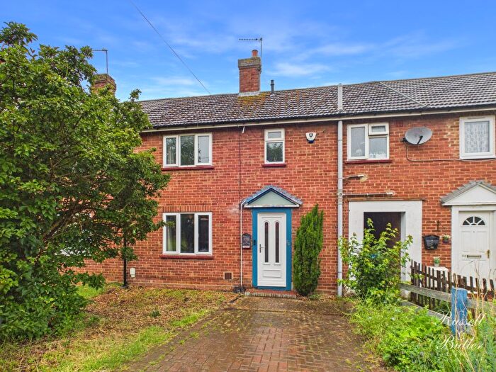 3 Bedroom Terraced House For Sale In Western Avenue, Buckingham, Buckinghamshire, MK18