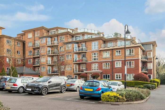 2 Bedroom Flat To Rent In Glebelands Close, London, N12