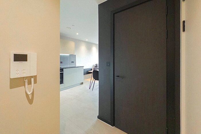 1 Bedroom Flat For Sale In City Gardens, B Spinners Wy, Manchester, M15